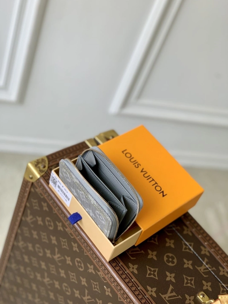 Bold LX Wallets 736