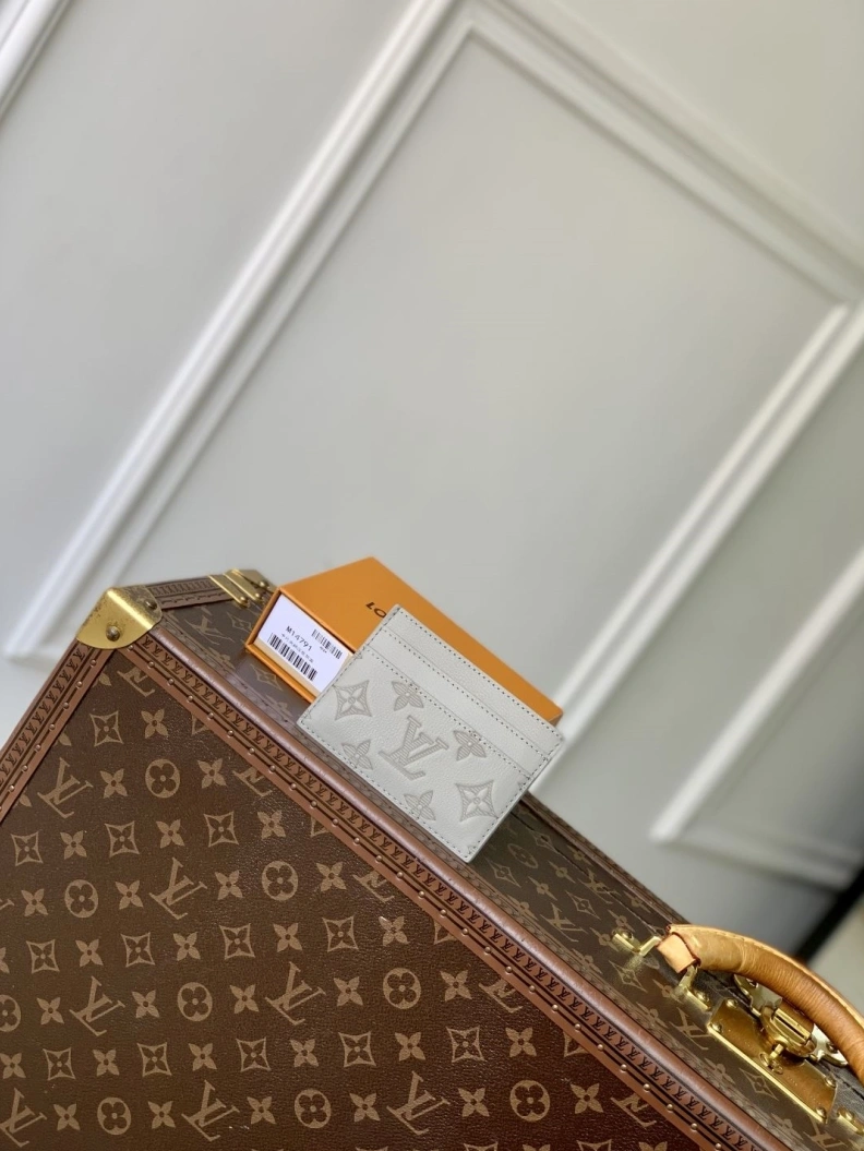Practical LX Wallets 735