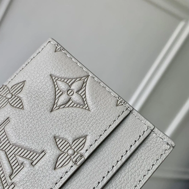 Practical LX Wallets 735