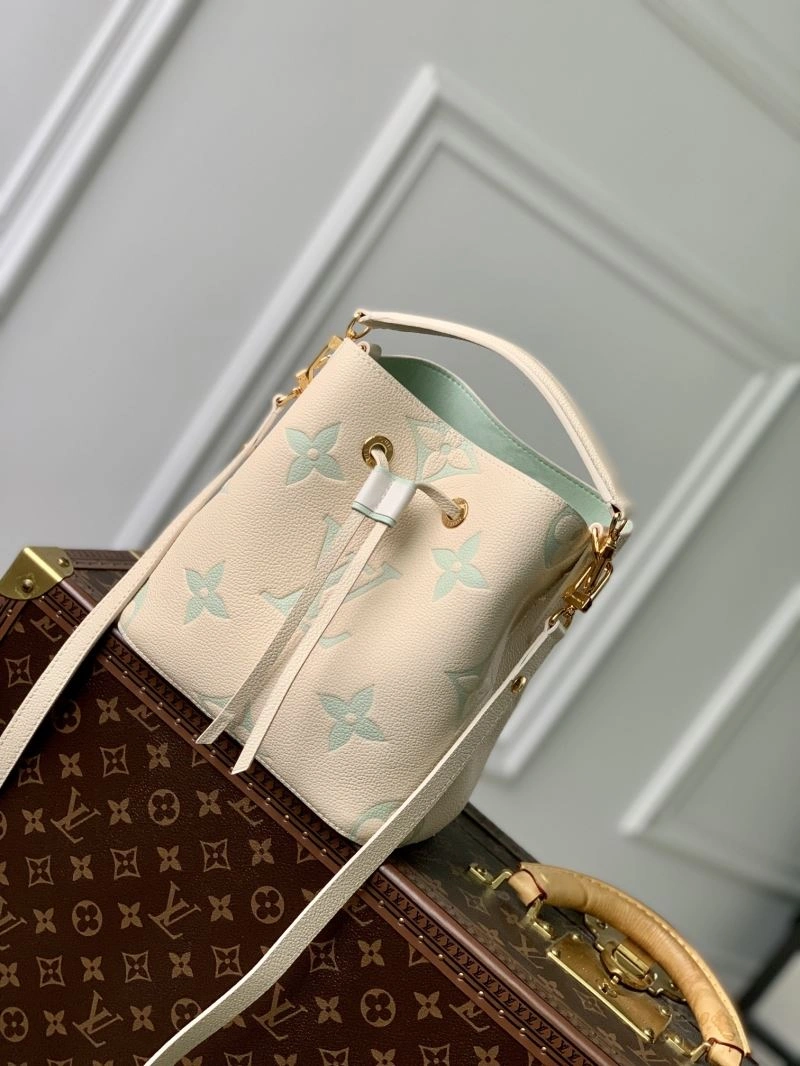 LX Bucket Bags Resilient 6650
