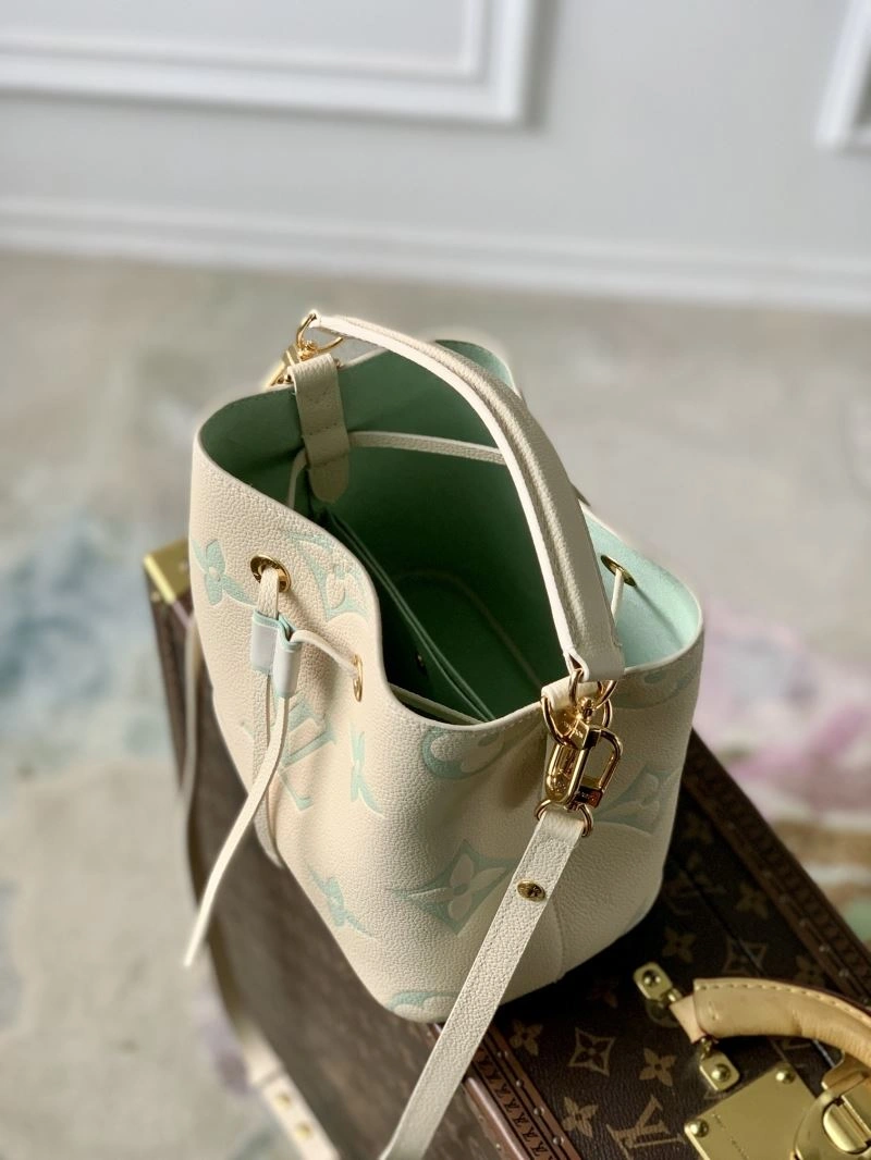 LX Bucket Bags Resilient 6650