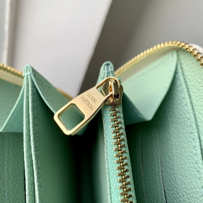 Classic LX Wallets 6582
