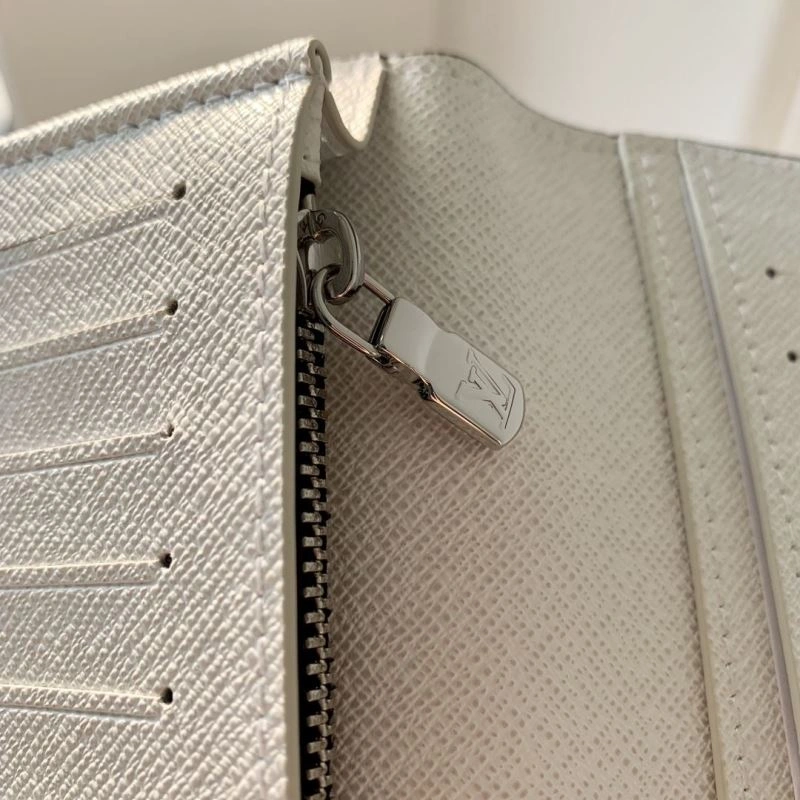 Functional LX Wallets 5648