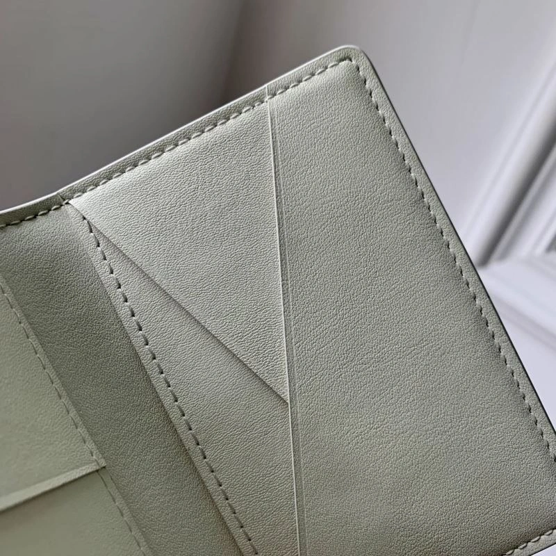 LX Wallets Refined 5616