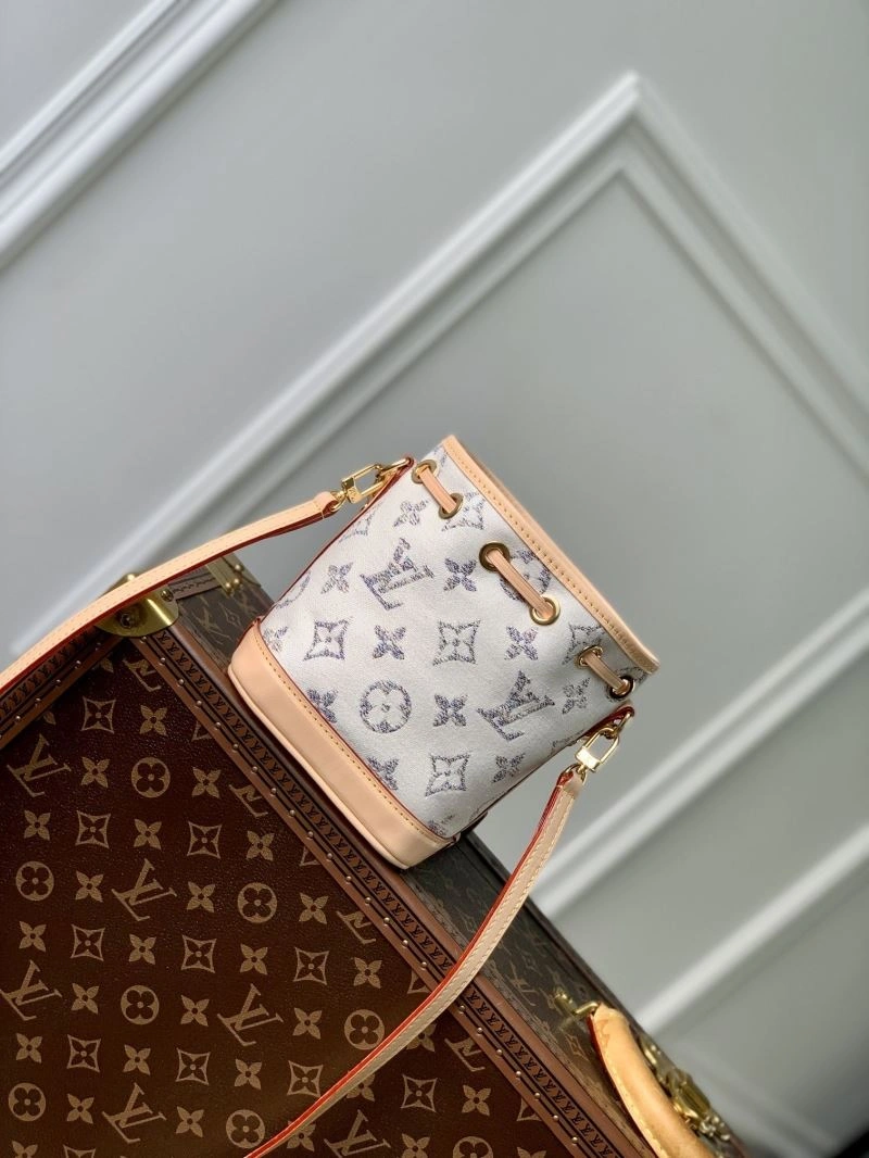Trendsetting LX Bucket Bags 5767