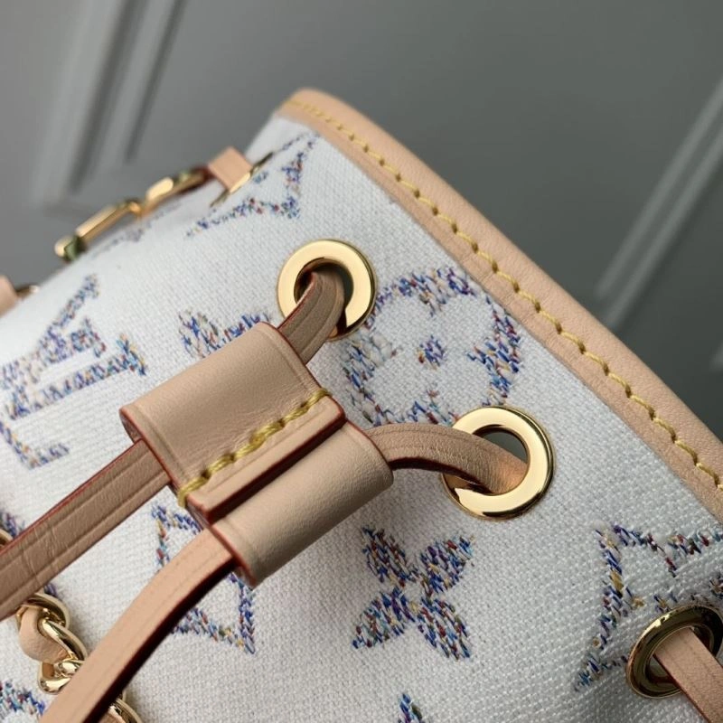 Trendsetting LX Bucket Bags 5767