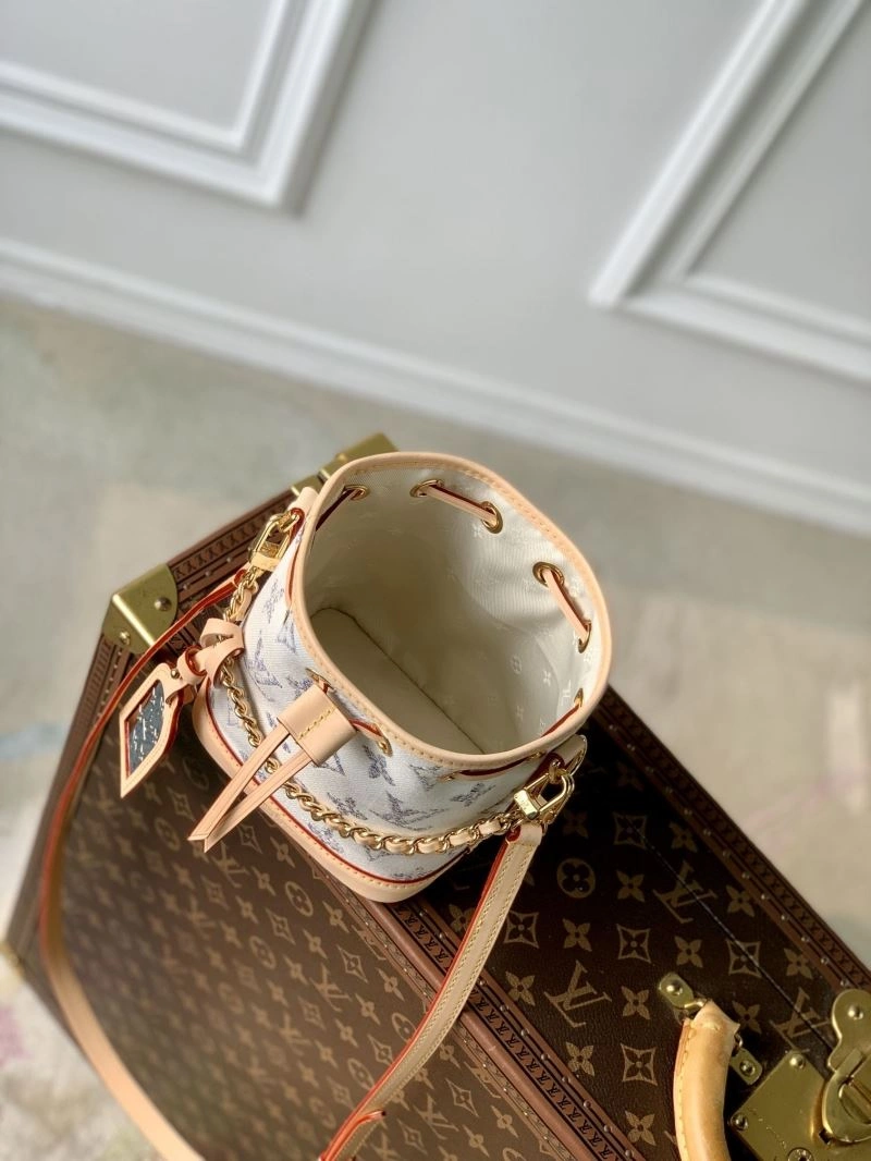 Trendsetting LX Bucket Bags 5767