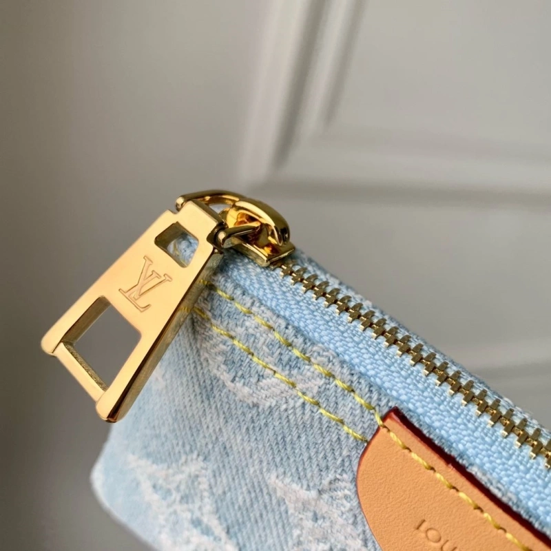 Sleek LX Clutch Bags 4587
