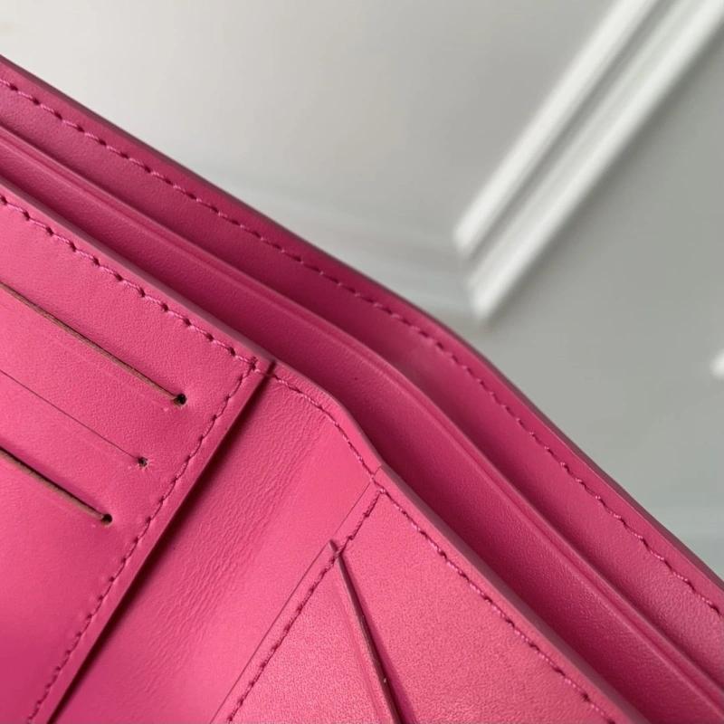 LX Wallets Practical 4308