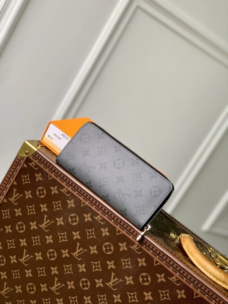 Versatile LX Wallets 4260