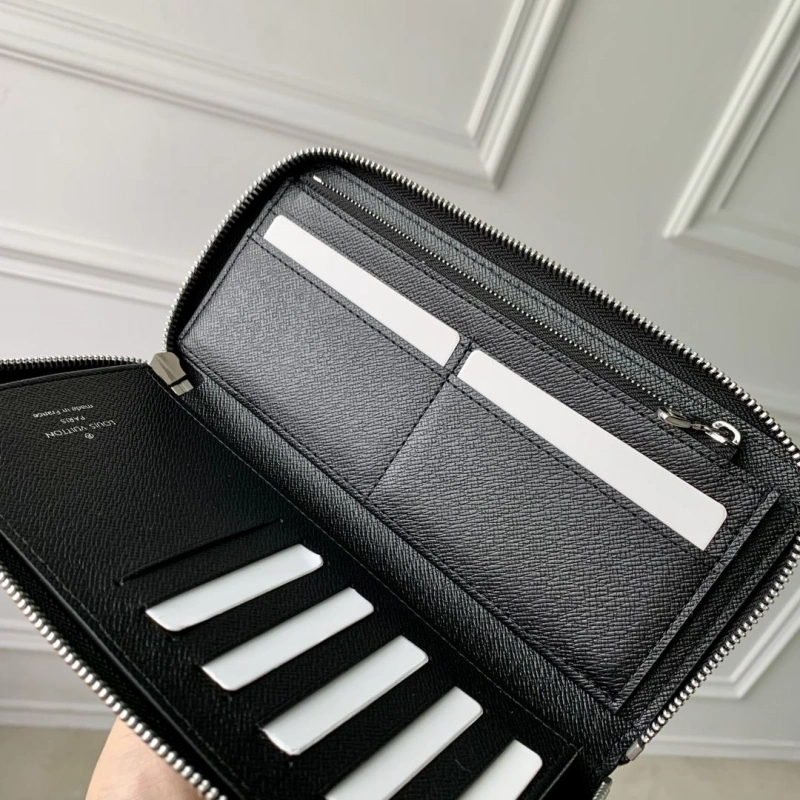 Versatile LX Wallets 4260