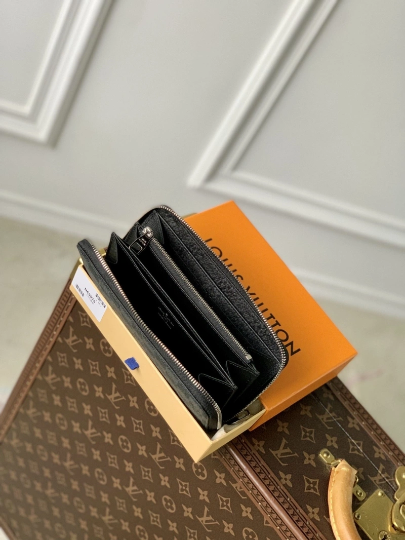 WellDesigned LX Wallets 4256