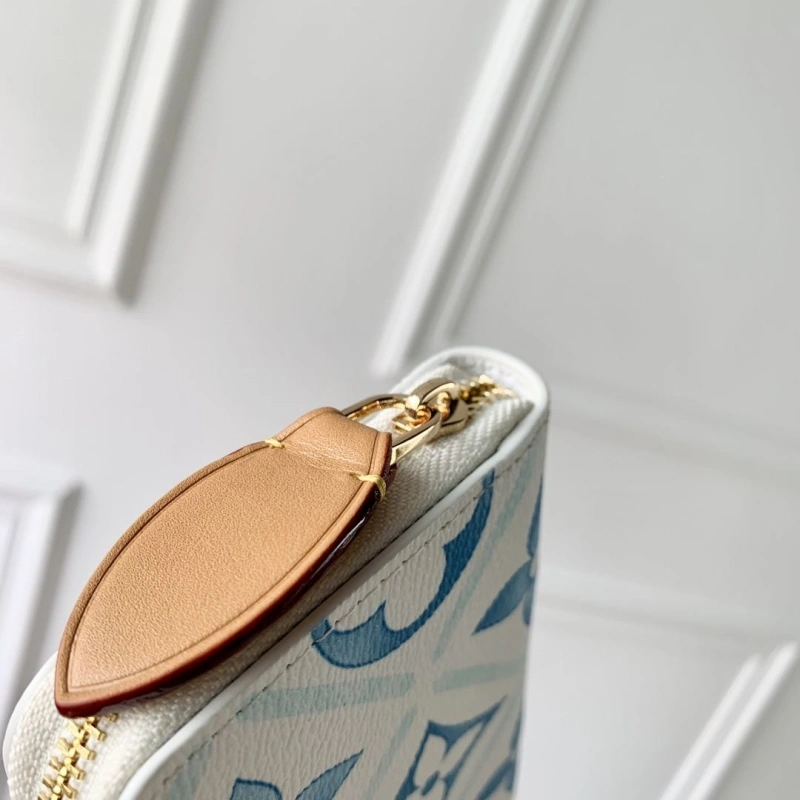 Lightweight LX Wallets 4252