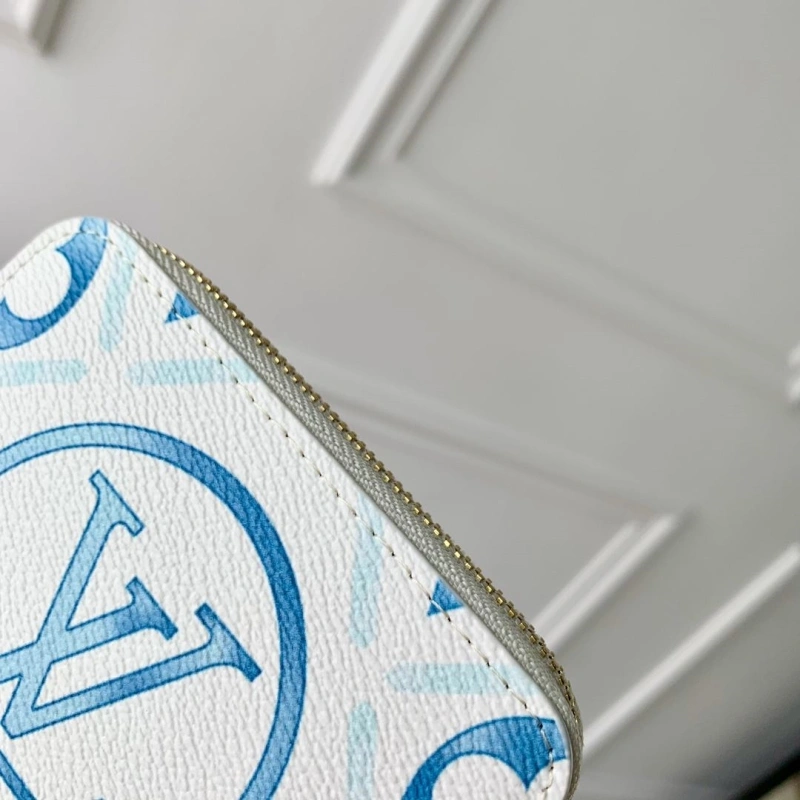 Lightweight LX Wallets 4252