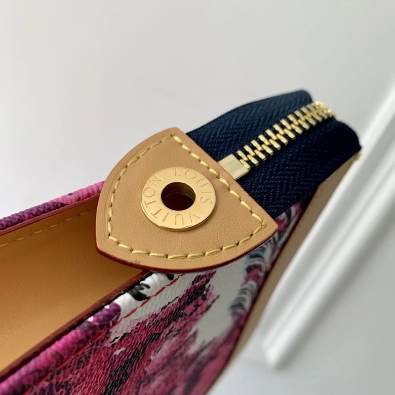 Compact LX Clutch Bags 4554