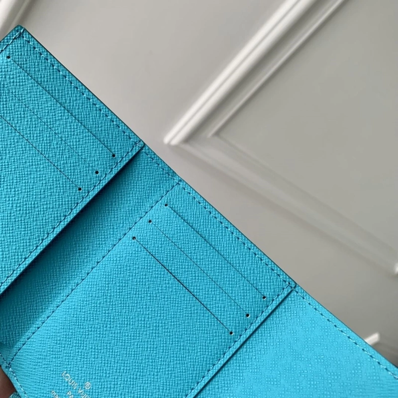Sophisticated LX Wallets 4153