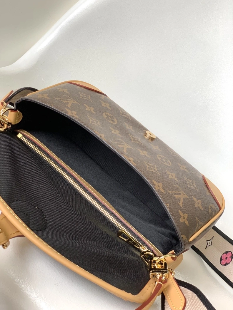 LX Satchel Bags Resilient 18730