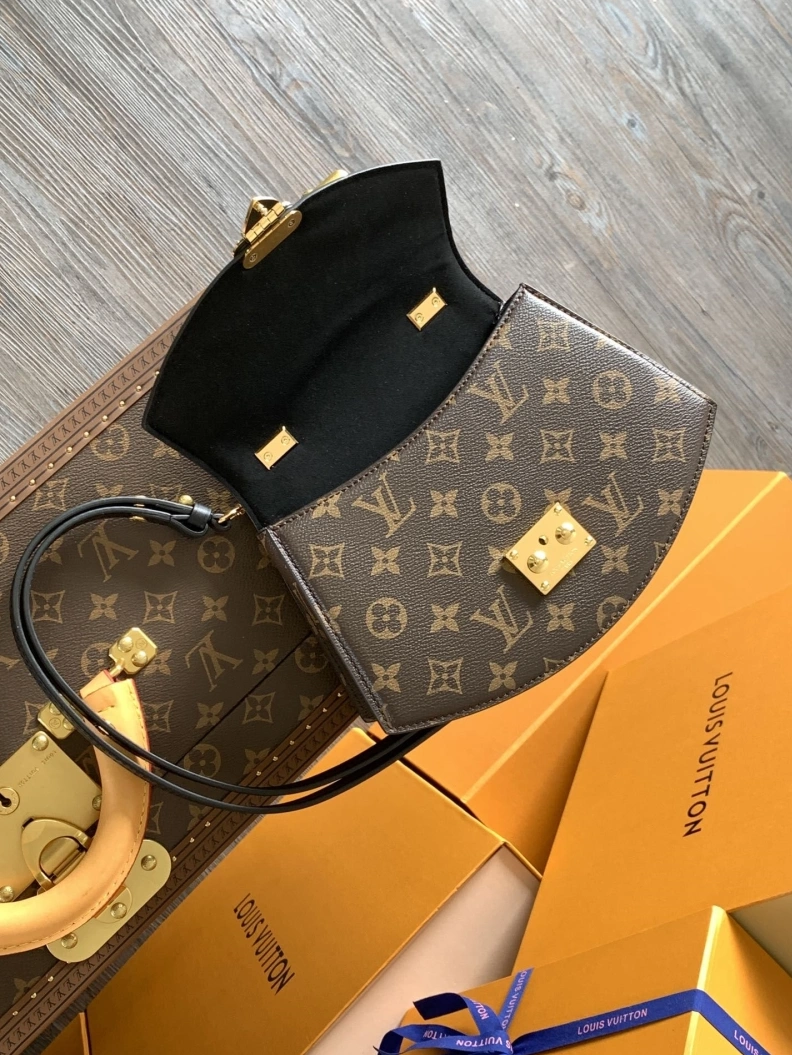 Fashionable LX Top Handle Bags 18450