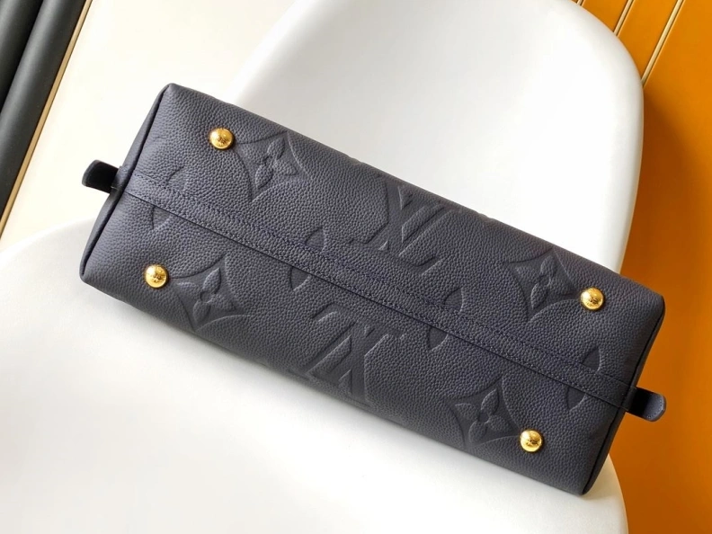 LX Top Handle Bags Classic 18431