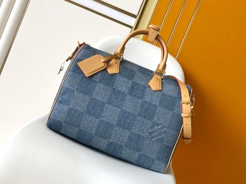 Minimalist LX Travel Bags 18398