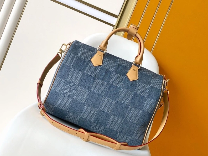 Minimalist LX Travel Bags 18398