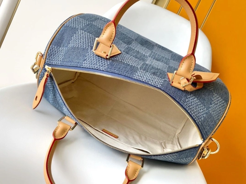 Minimalist LX Travel Bags 18398