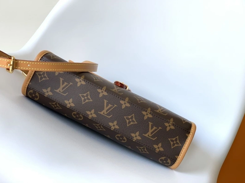 Timeless LX Top Handle Bags 18436