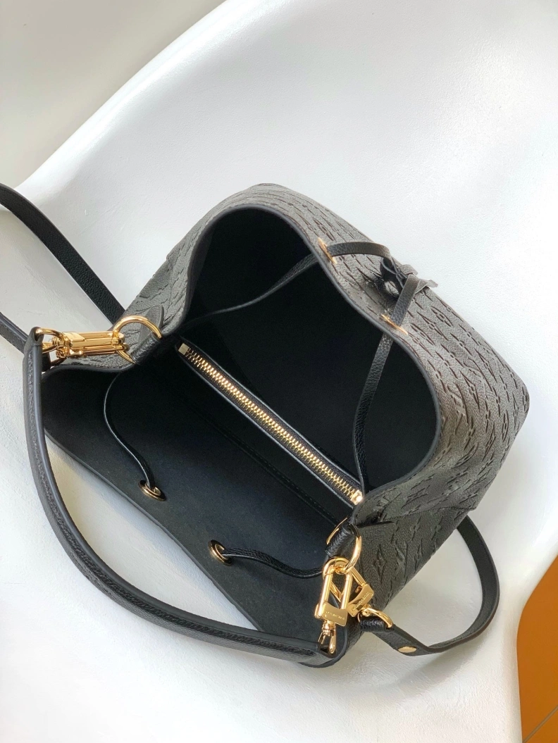Vibrant LX Bucket Bags 18785