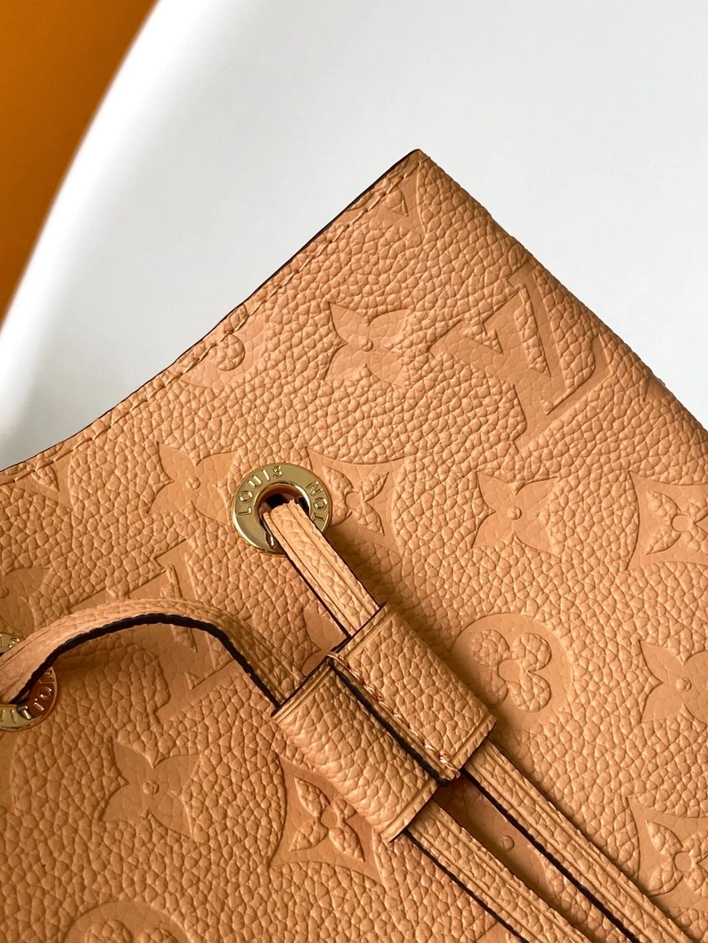 Refined LX Bucket Bags 18779