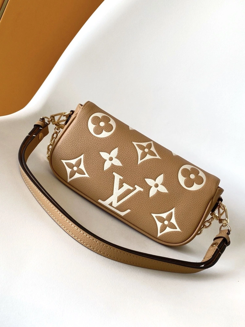 StreetReady LX Satchel Bags 18639