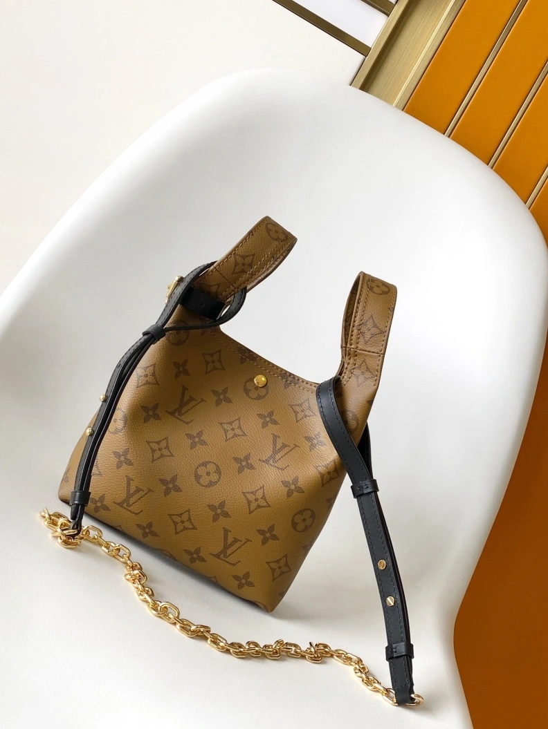 Comfortable LX Top Handle Bags 18418