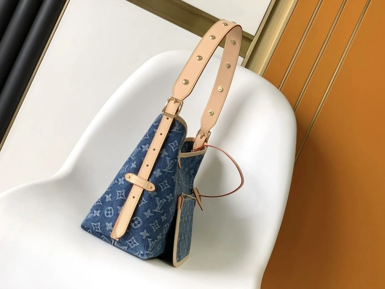 Fashionable LX Top Handle Bags 12676