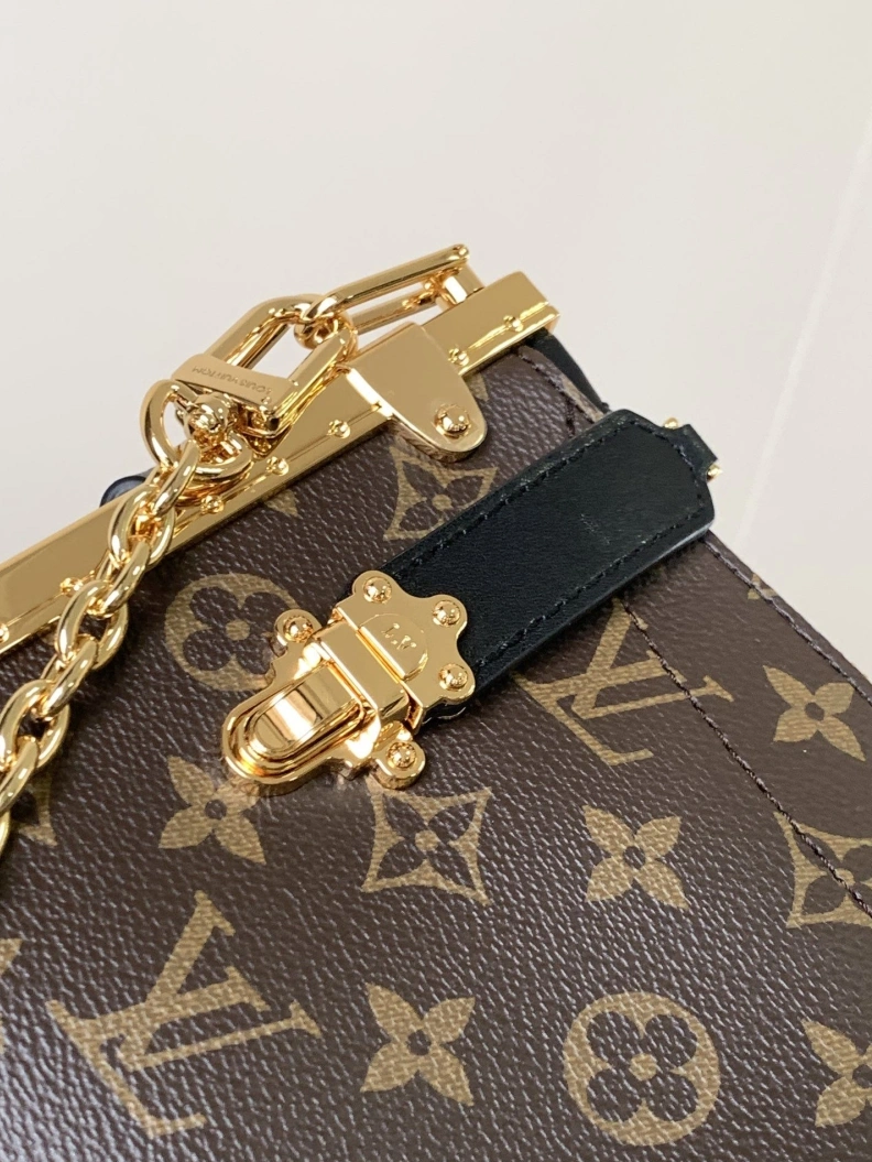 Affordable LX Top Handle Bags 12647