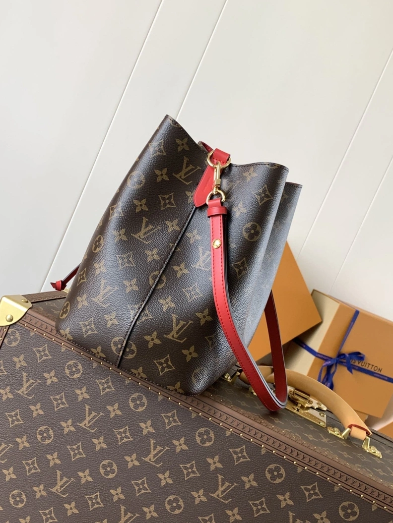 Refined LX Bucket Bags 13215