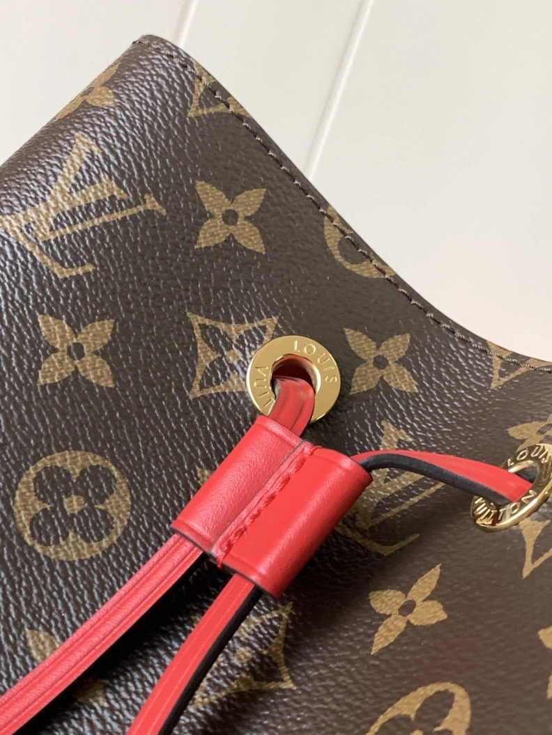 Refined LX Bucket Bags 13215