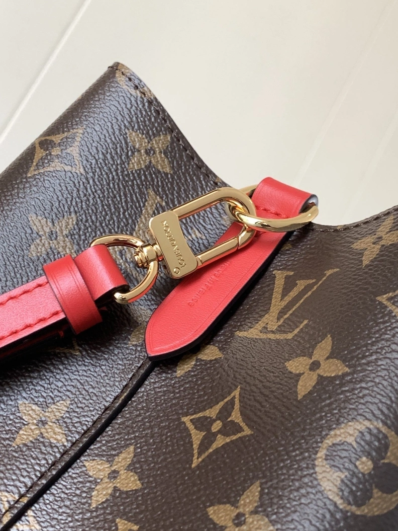 Refined LX Bucket Bags 13215