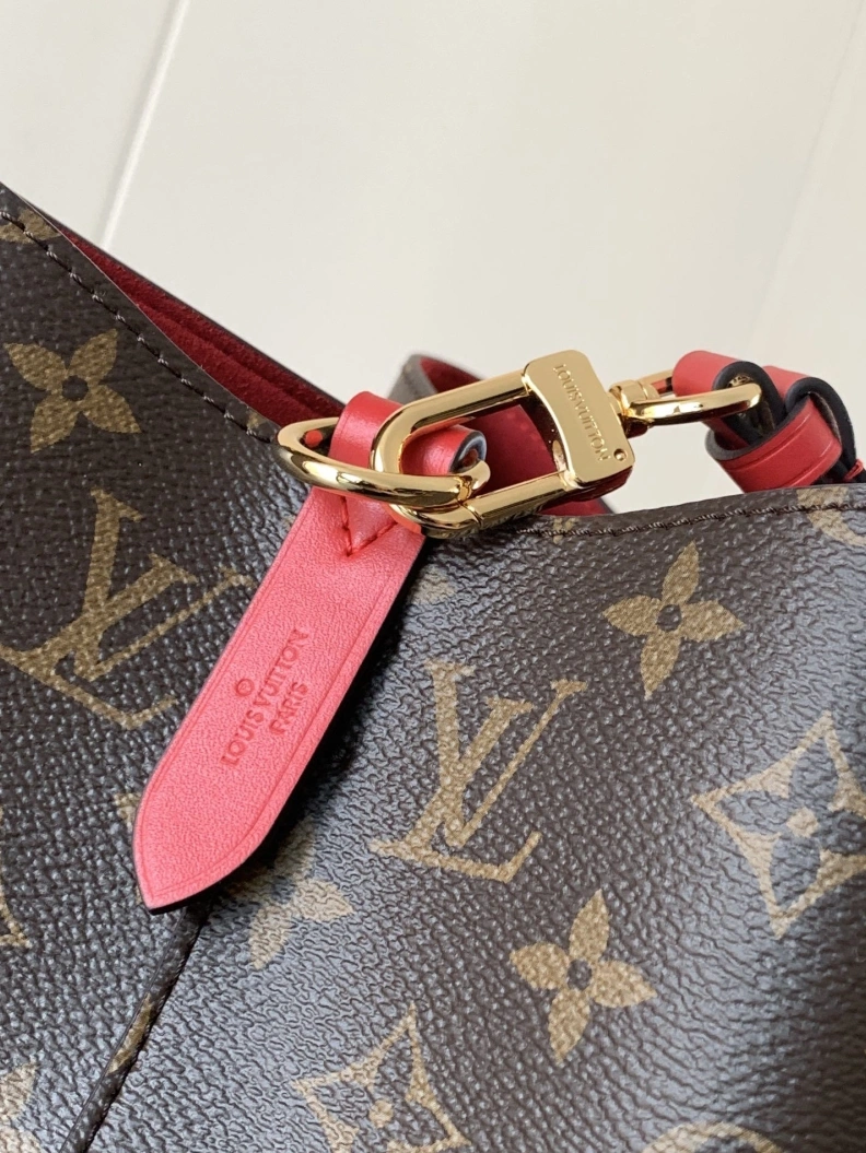 Refined LX Bucket Bags 13215