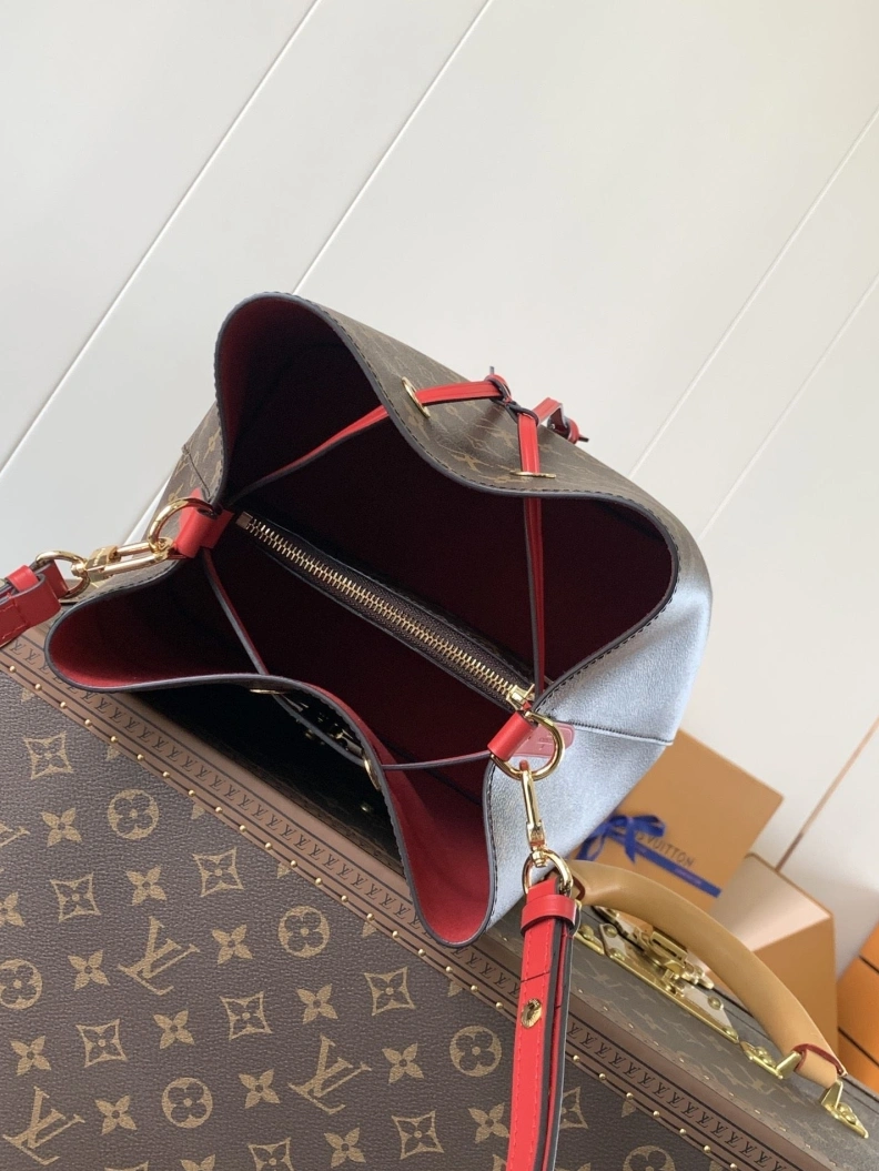 Refined LX Bucket Bags 13215