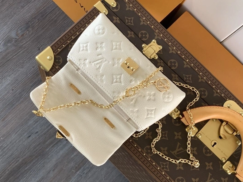 LX Top Handle Bags Sophisticated 12670