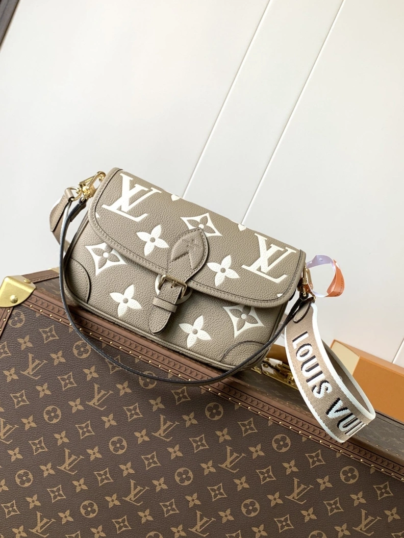 Efficient LX Satchel Bags 12947