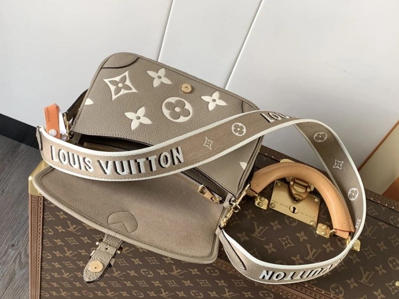 Efficient LX Satchel Bags 12947