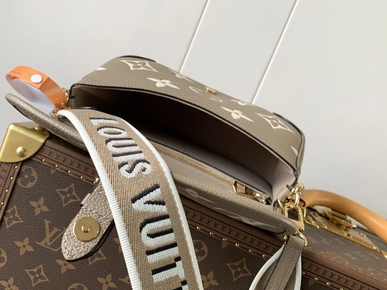 Efficient LX Satchel Bags 12947