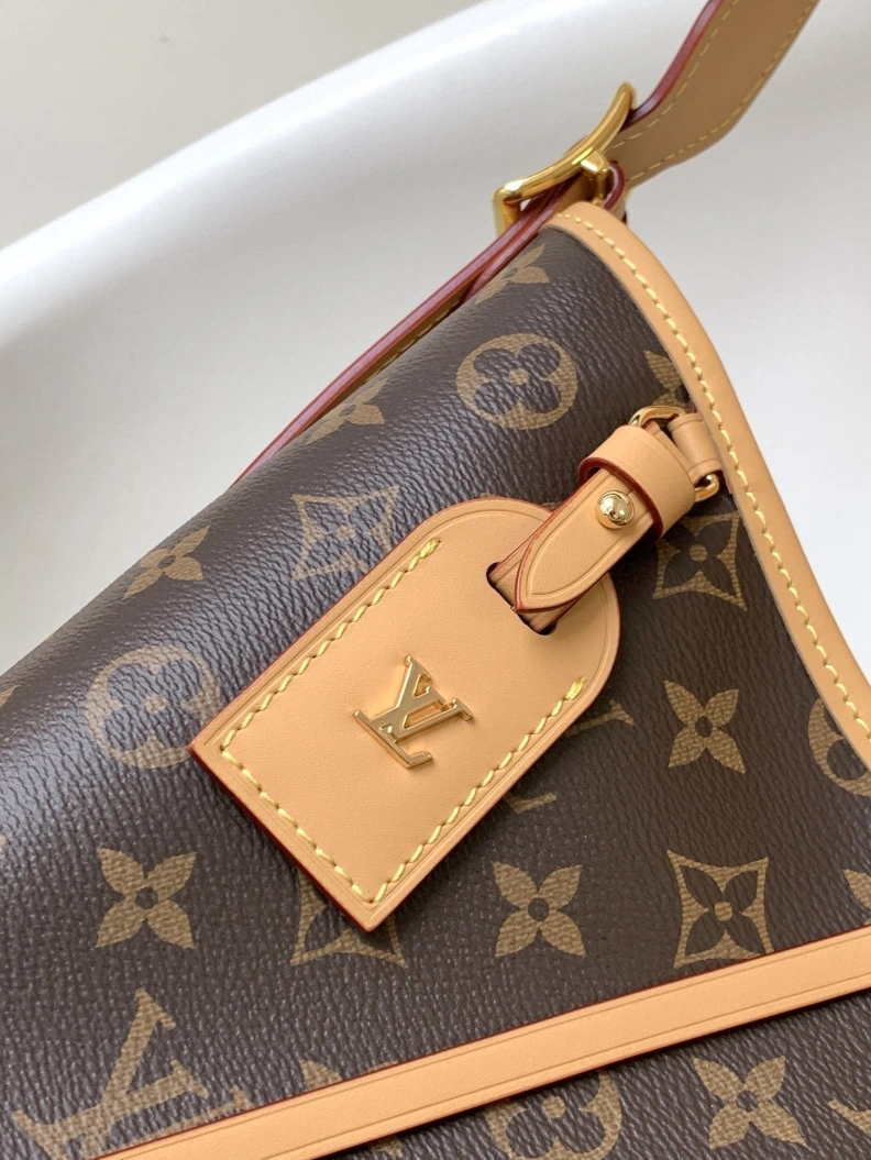 Trendsetting LX Top Handle Bags 12600