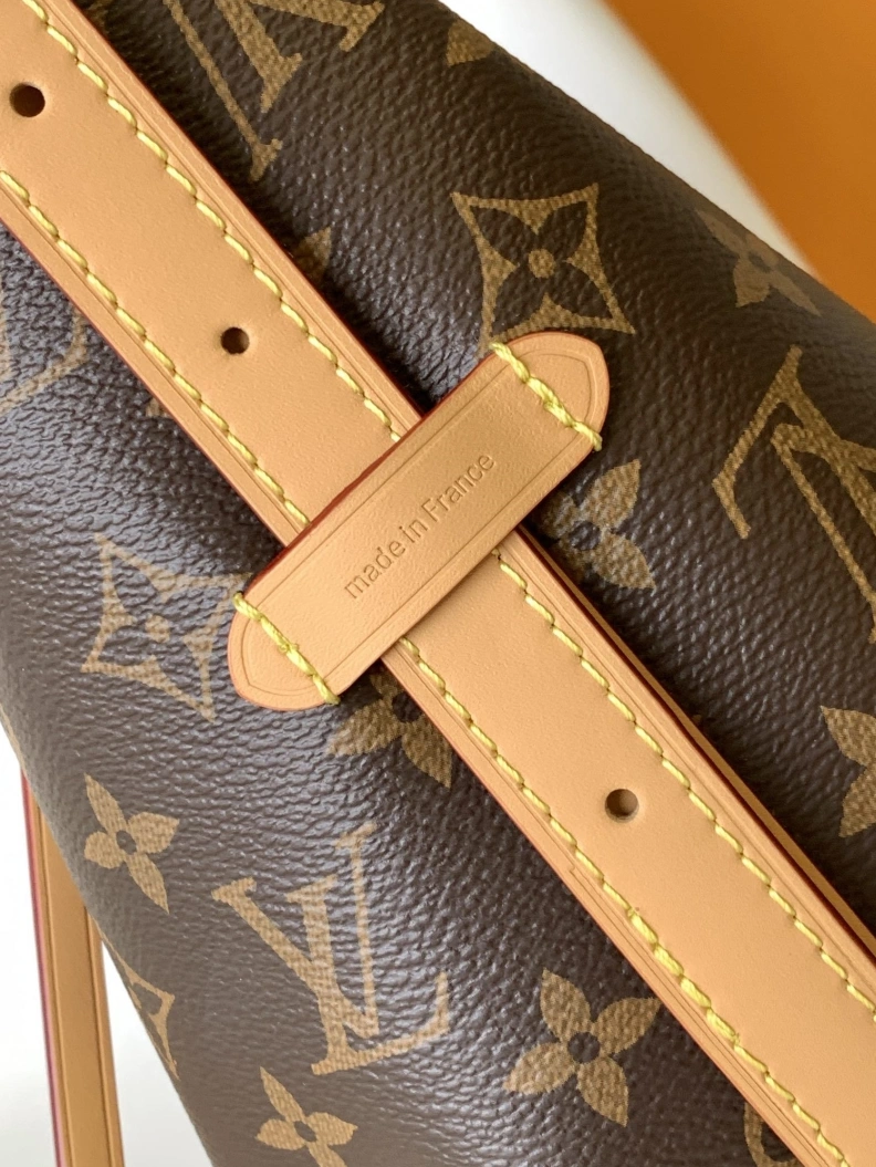 Trendsetting LX Top Handle Bags 12600