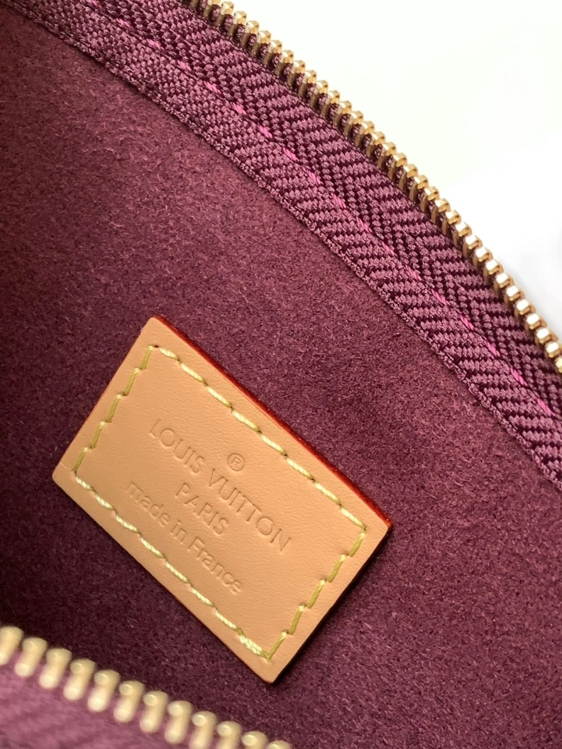 Trendsetting LX Top Handle Bags 12600