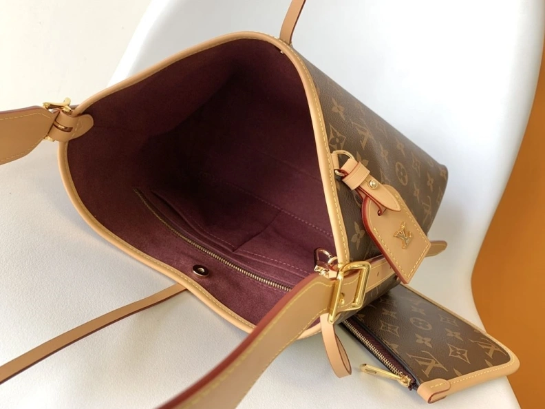 Trendsetting LX Top Handle Bags 12600
