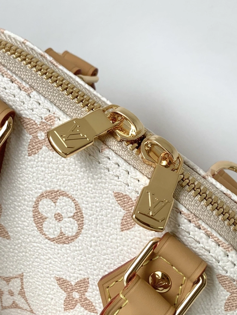 DailyWear LX Top Handle Bags 12610