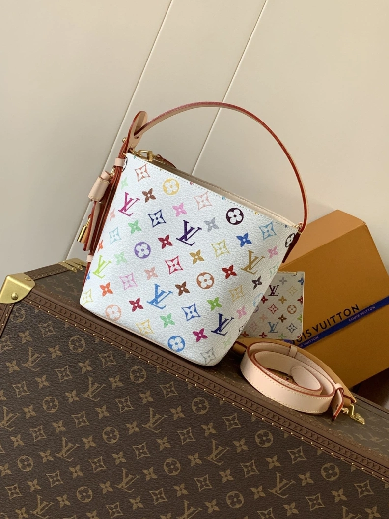 Versatile LX Bucket Bags 13181