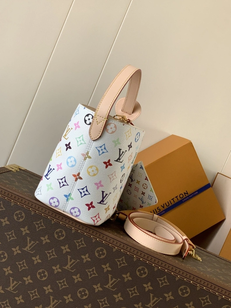 Versatile LX Bucket Bags 13181