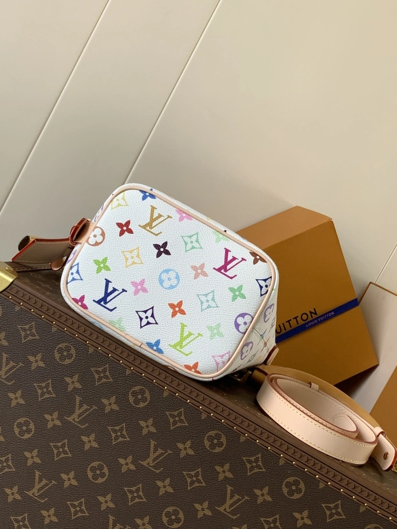 Versatile LX Bucket Bags 13181